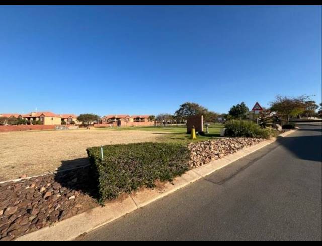 LAND FOR SALE IN WOODHILL ESTATE